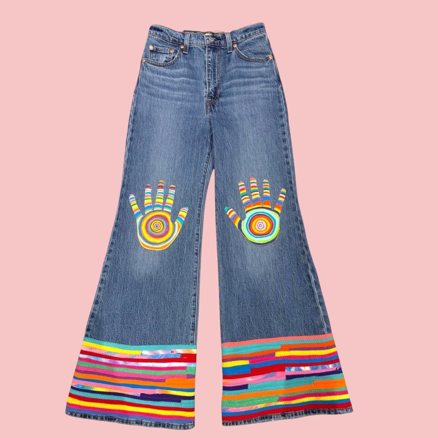 Hands & T-shirt Strip Jeans
