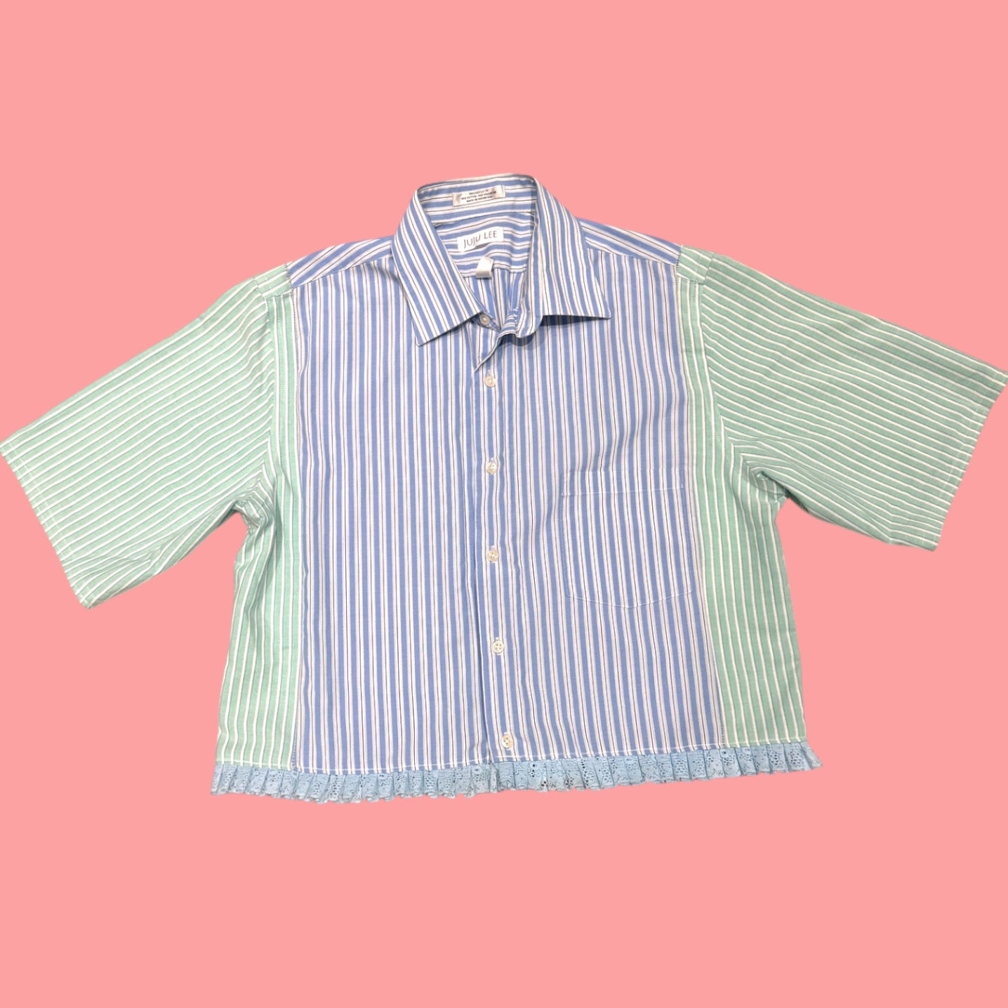 Shortsleeve button-up with blue trimming